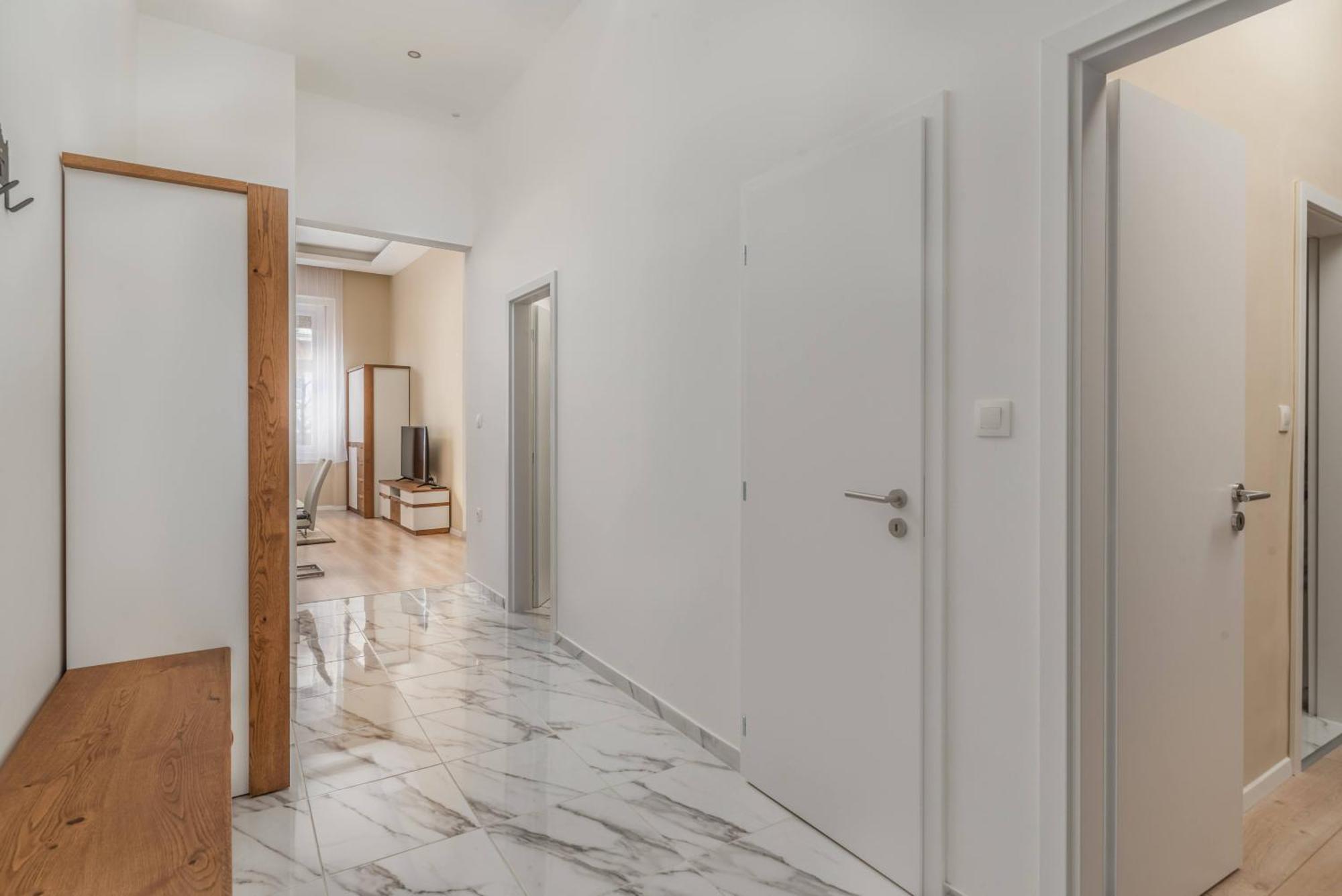 Apartment With 2 Bedrooms Near Gellert Thermal Bath Budapest Eksteriør billede