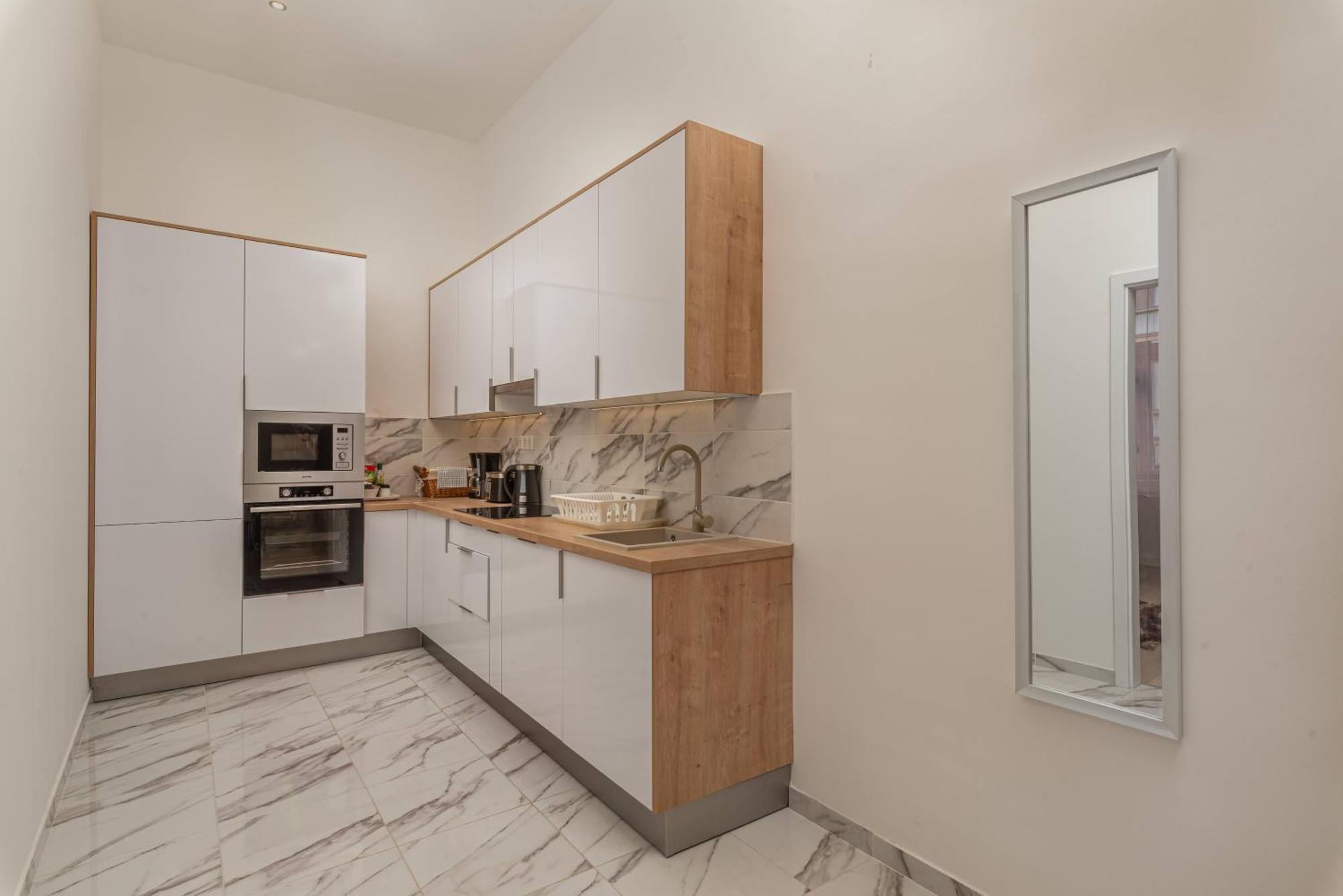Apartment With 2 Bedrooms Near Gellert Thermal Bath Budapest Eksteriør billede