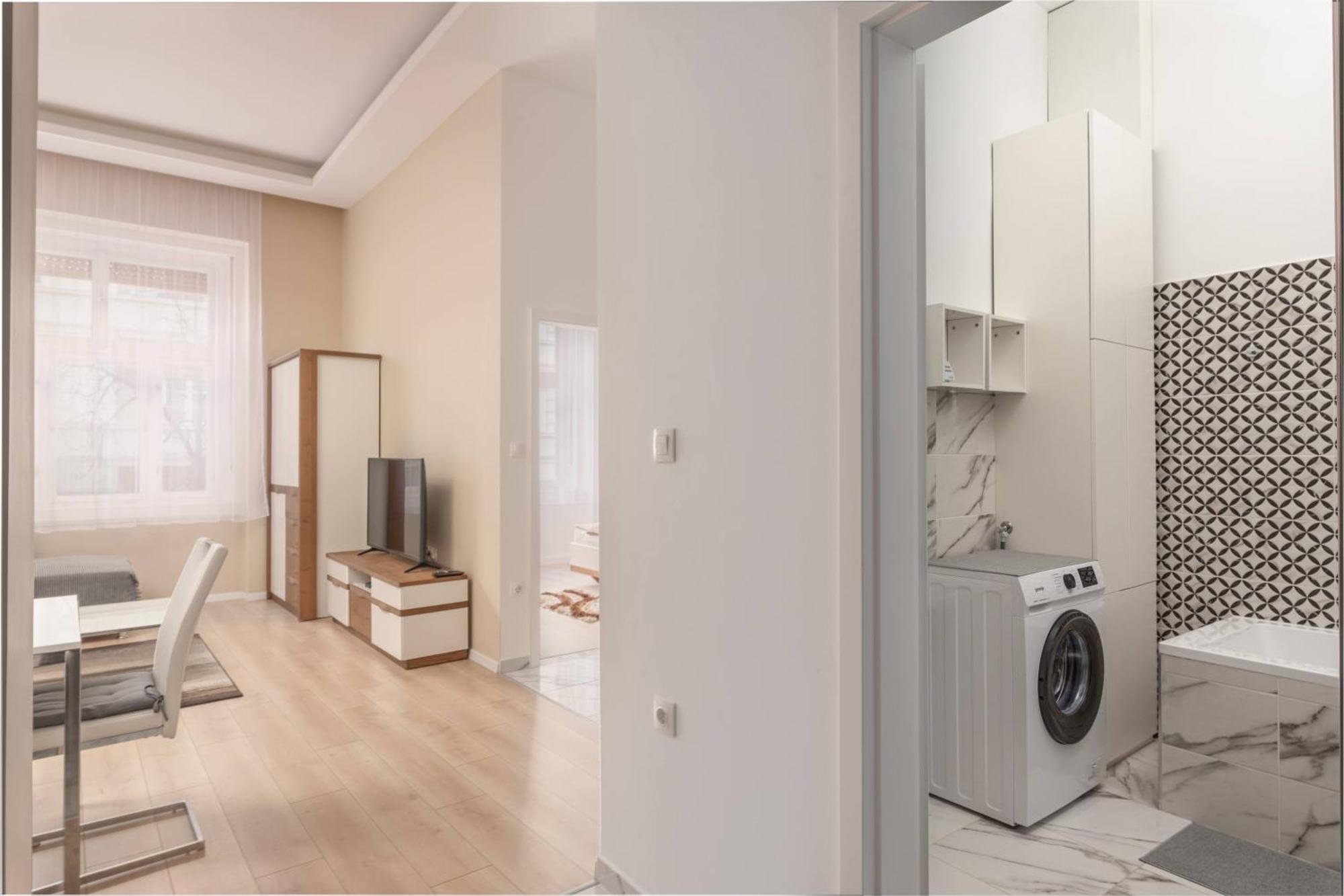 Apartment With 2 Bedrooms Near Gellert Thermal Bath Budapest Eksteriør billede